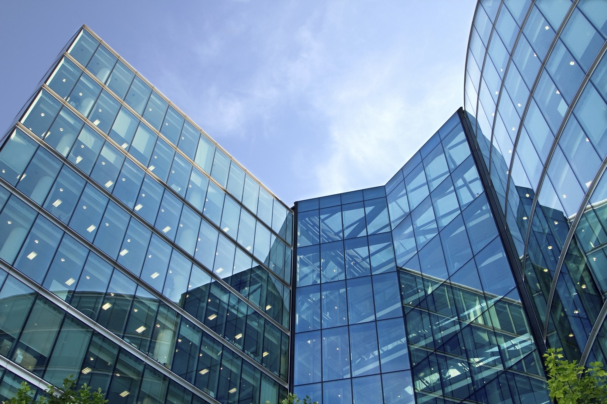 Best Glass Tinting Services for Buildings in Kuwait – Shine Clean Mobile Services